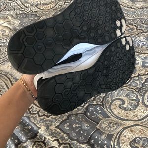 Nike Shoes - AUTHENTIC NIKE RUNNING SNEAKERS 8.5 Nike Shoes - AUTHENTIC NIKE RUNNING SNEAKERS 8.5
